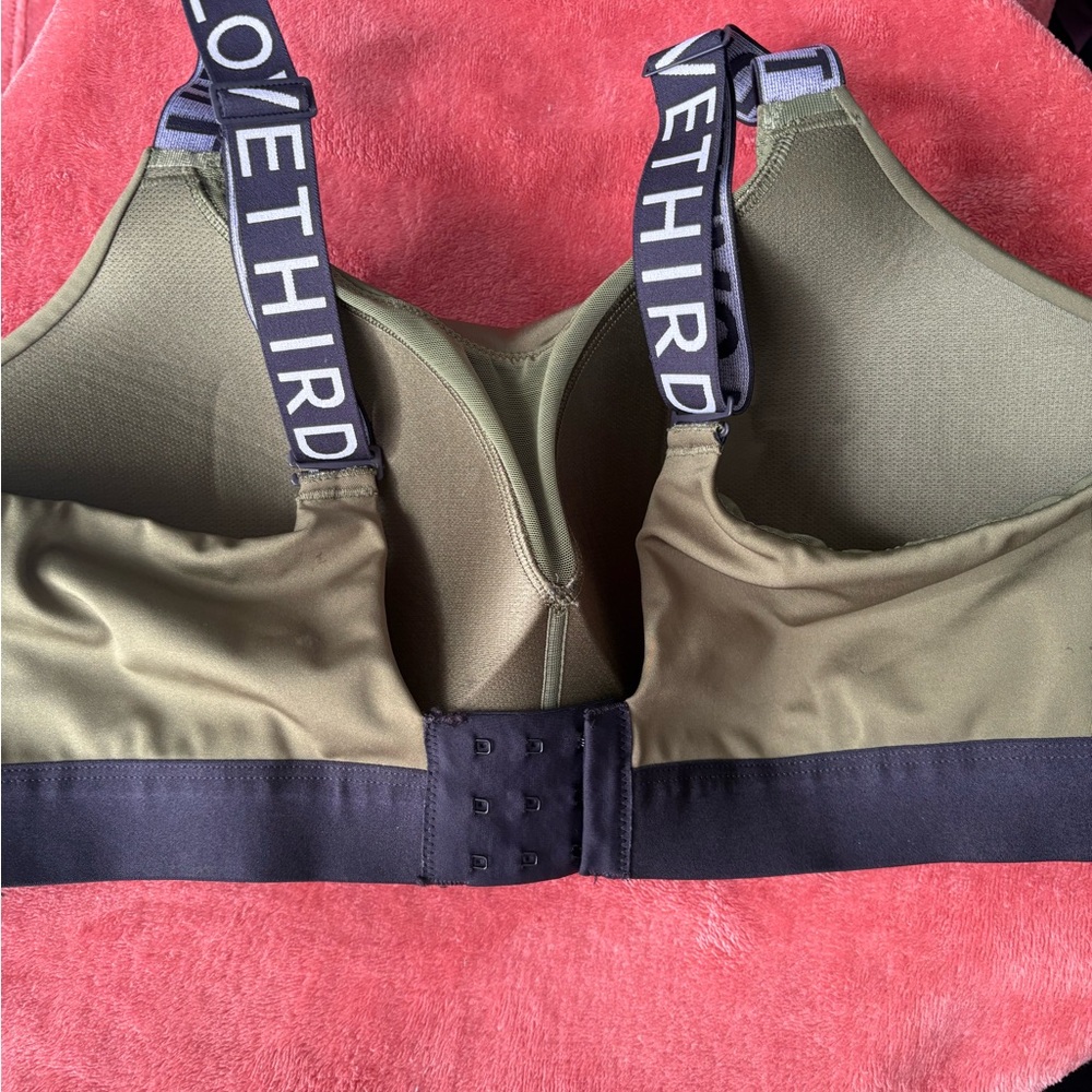 Third Love Kinetic Adjustable Sports Bra - Picture 2 of 3